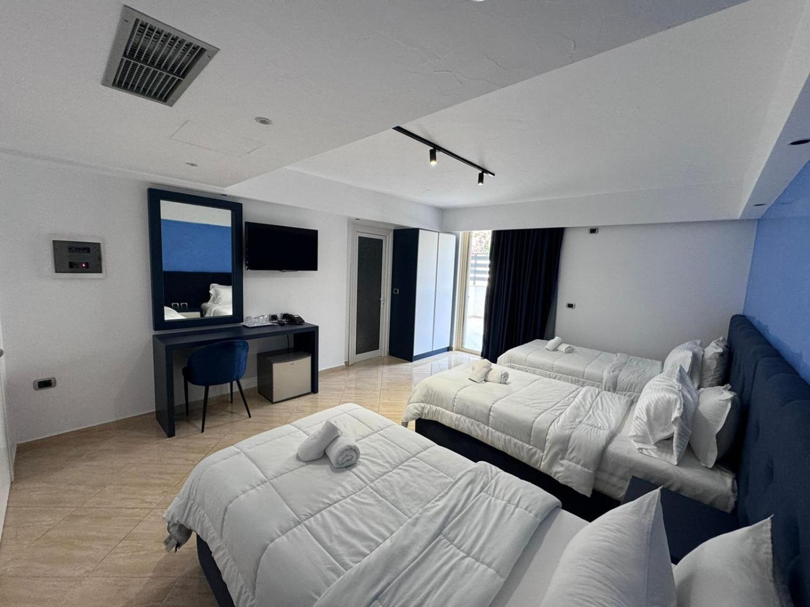 סרנדה Hotel Blue Sky מראה חיצוני תמונה