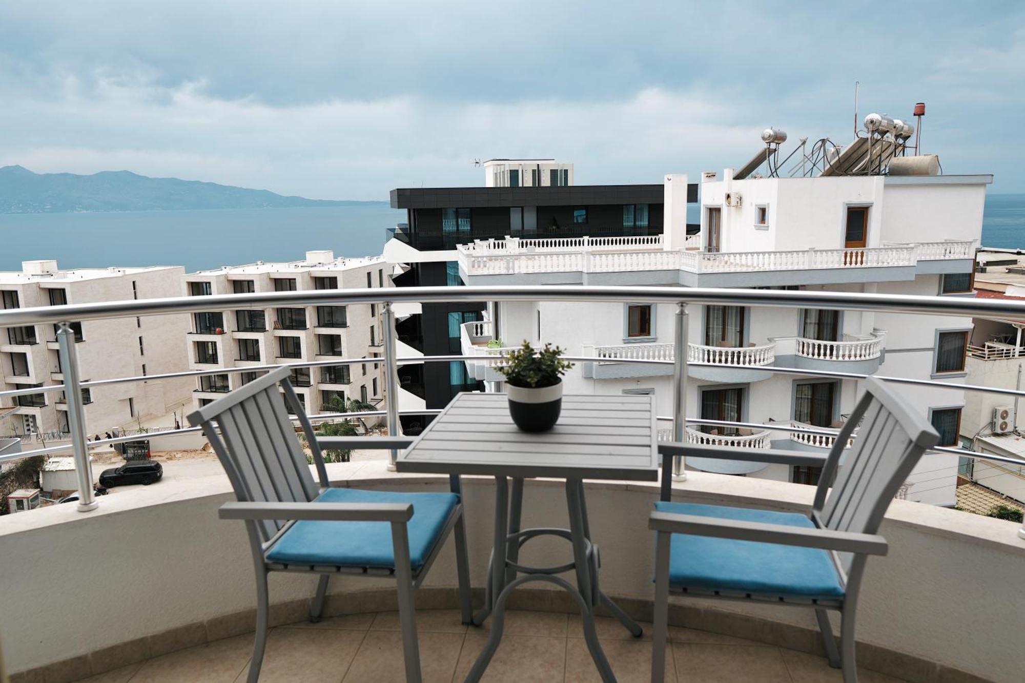 סרנדה Hotel Blue Sky מראה חיצוני תמונה