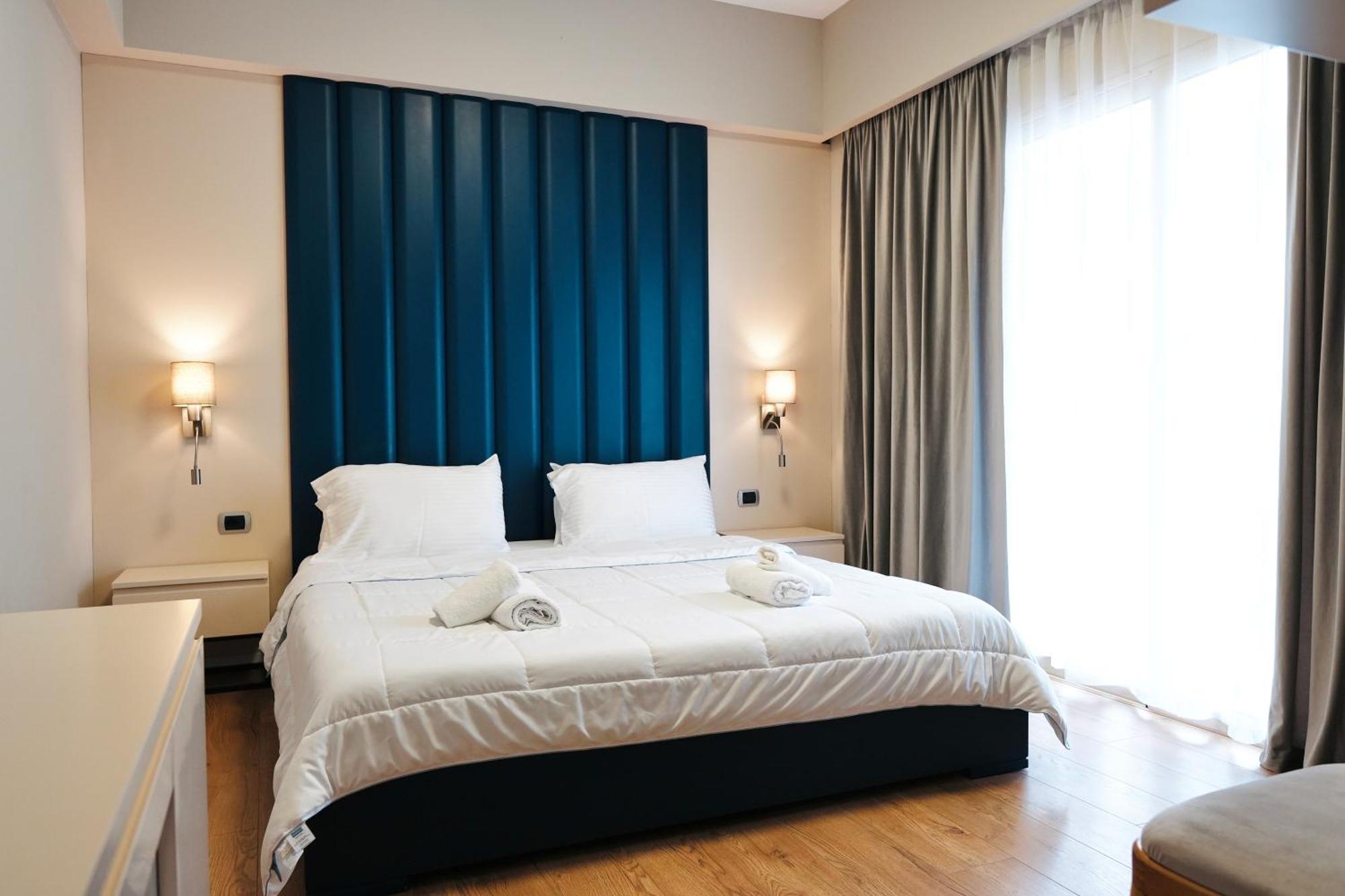 סרנדה Hotel Blue Sky מראה חיצוני תמונה