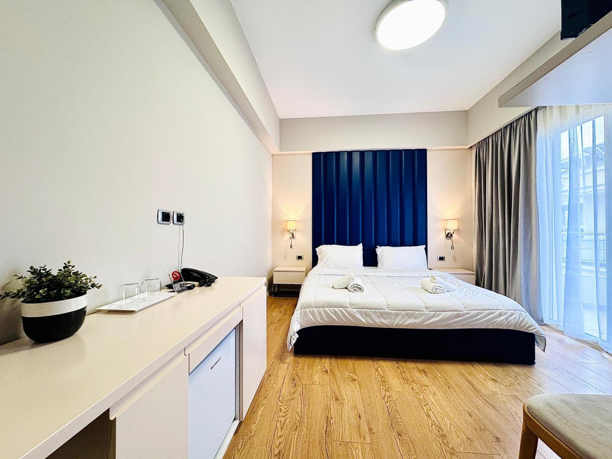 סרנדה Hotel Blue Sky מראה חיצוני תמונה