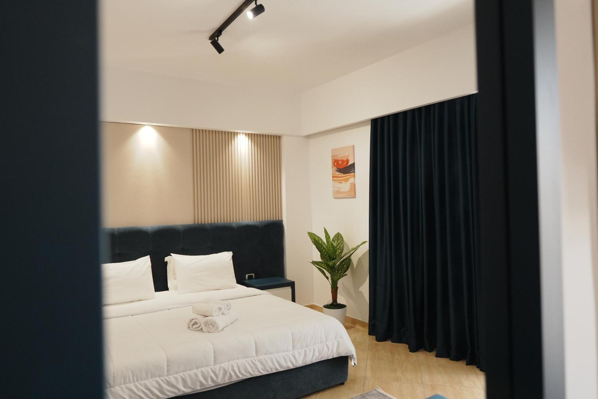 סרנדה Hotel Blue Sky מראה חיצוני תמונה
