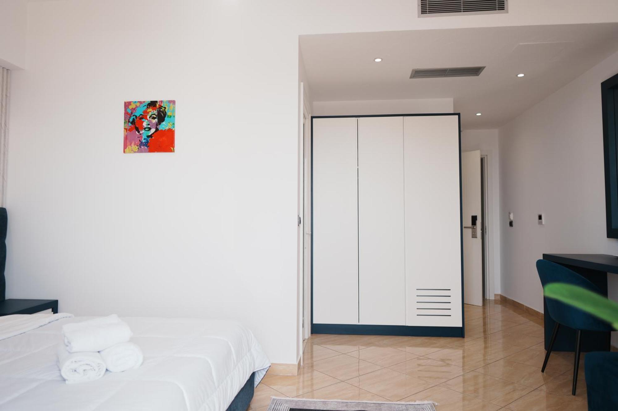 סרנדה Hotel Blue Sky מראה חיצוני תמונה