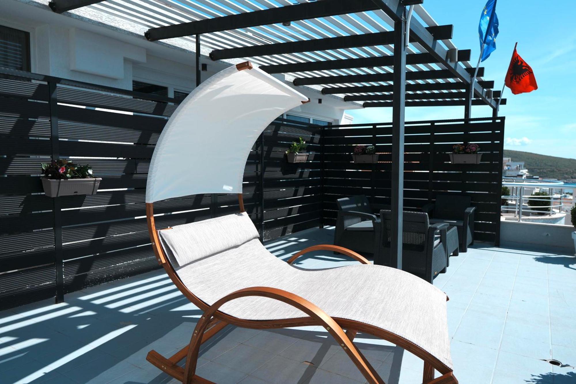 סרנדה Hotel Blue Sky מראה חיצוני תמונה